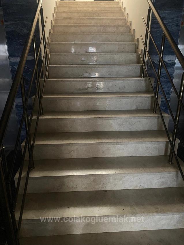 1+1 Büro Im 1. Stock Und Büro Mit Balkon Zu Vermieten Im Ortaca Center