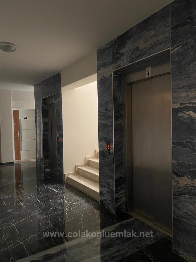 1+1 Büro Im 1. Stock Und Büro Mit Balkon Zu Vermieten Im Ortaca Center