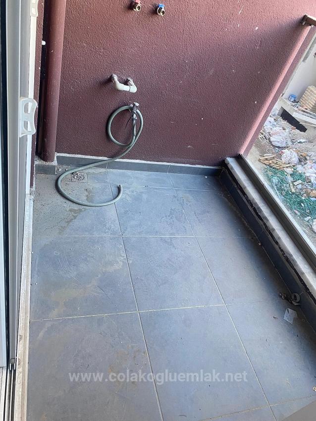 1+1 Büro Im 1. Stock Und Büro Mit Balkon Zu Vermieten Im Ortaca Center