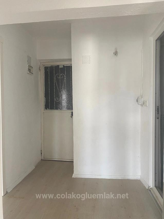 2+1 Gepflegte, Leere Wohnung Im Mittleren Stockwerk Zum Verkauf Im Ortaca Center