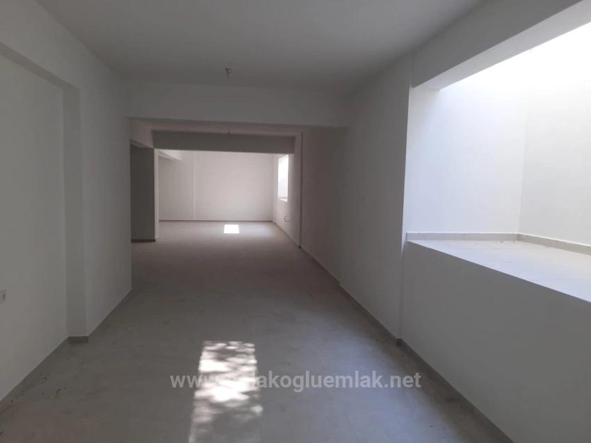 330 M² Großer Laden/Laden Zu Vermieten Im Zentrum Von Göcek