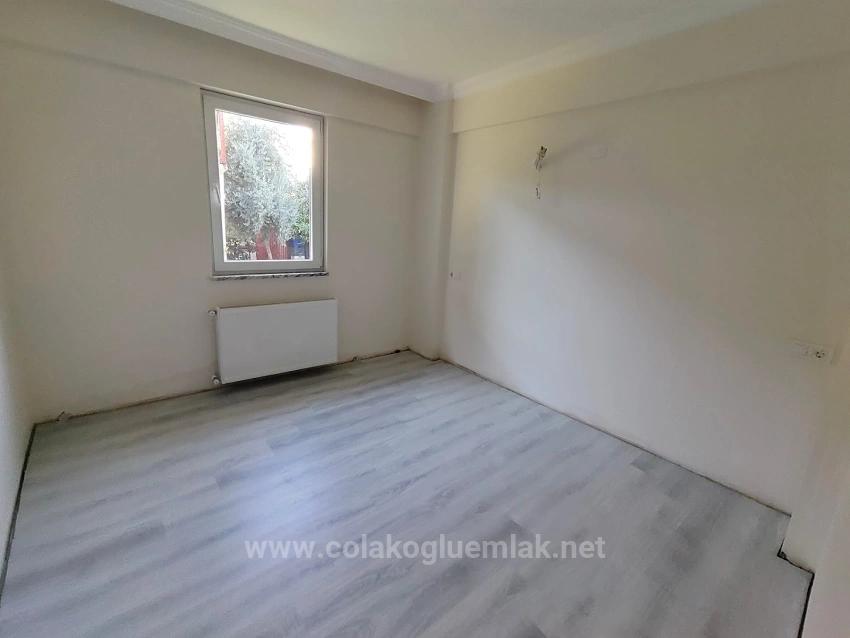 1+1-Apartment Zum Verkauf Im Stadtteil Cumhuriyet, 55 M², Mit Garten, Eingang Im Erdgeschoss.