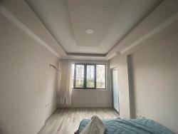 1+1-Wohnung Im Zentrum Von Ortaca Zu Verkaufen, 1. Stock Über Einem Geschäft