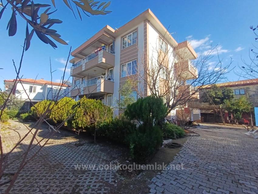 Three-Story Building For Sale In Karaburun, 4+1 Apartments, 170 M² Each.