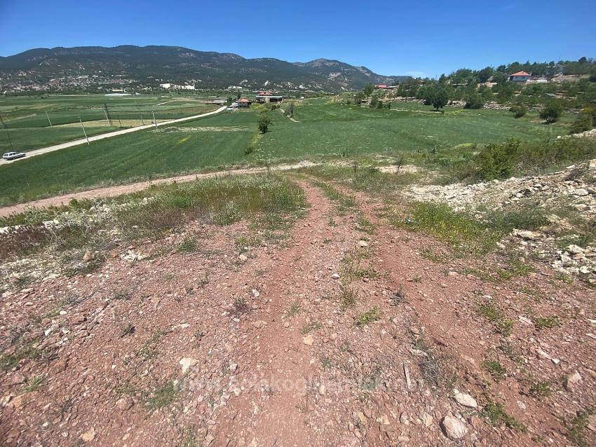 559M2 Detached Land With Tourism Housing Zone For Sale In Çameli Center