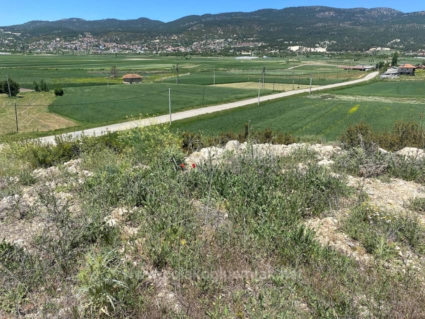559M2 Detached Land With Tourism Housing Zone For Sale In Çameli Center