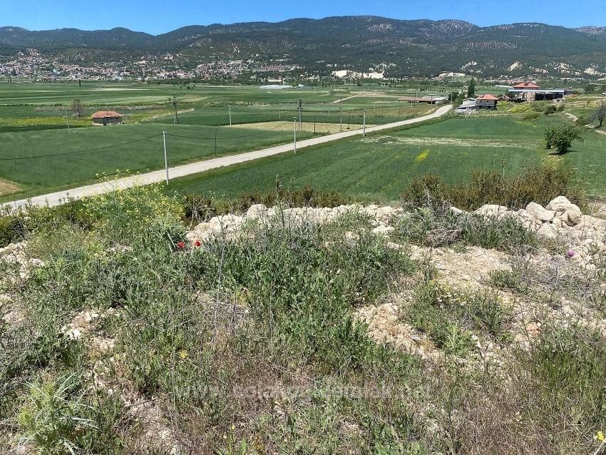 559M2 Detached Land With Tourism Housing Zone For Sale In Çameli Center
