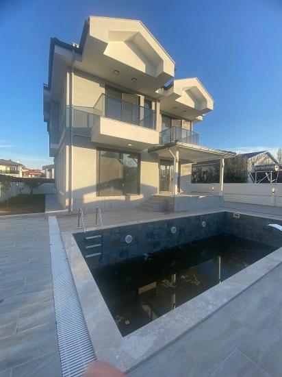 4+1 210M2 Brand New Luxury Villa With Pool For Sale From Çolakoğlu Real Estate