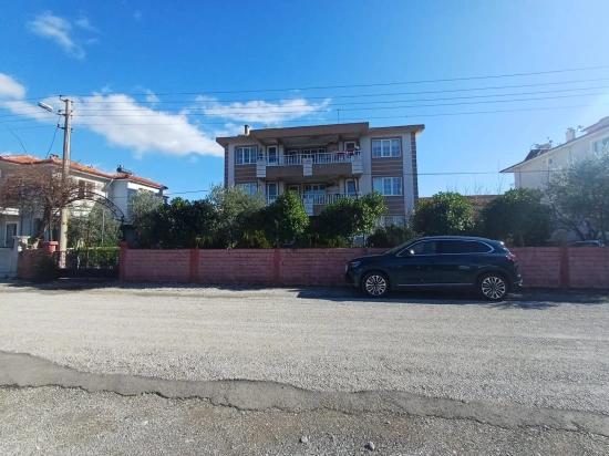 Three-Story Building For Sale In Karaburun, 4+1 Apartments, 170 M² Each.