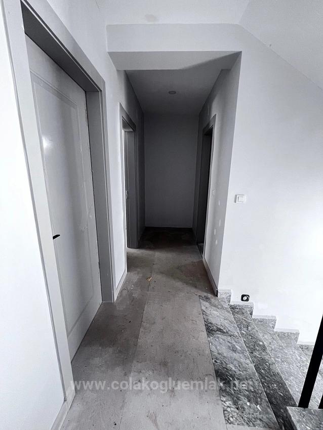 Ortaca Merkezde Satılık 4+1 212M2 Havuzlu Trıbleks Villa