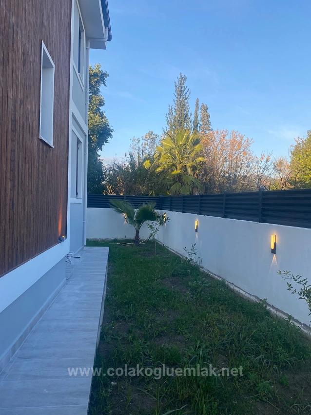 Çolakoğlu Emlak’tan Satılık 4+1 210M2 Sıfır Lüks Havuzlu Villa