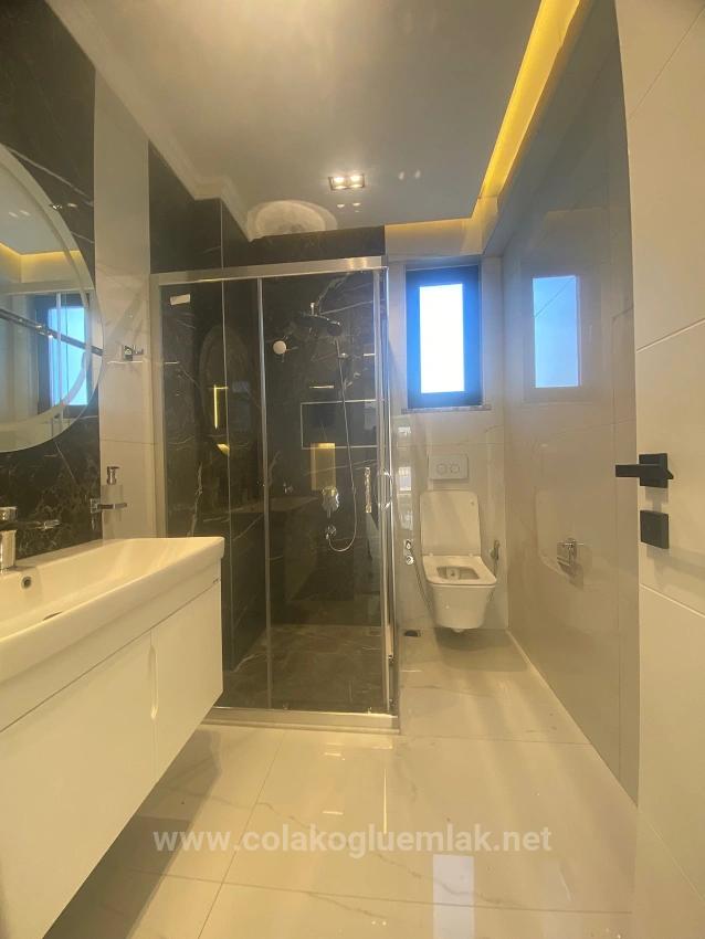 Çolakoğlu Emlak’tan Satılık 4+1 210M2 Sıfır Lüks Havuzlu Villa