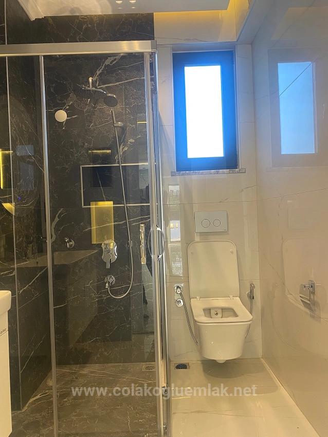 Çolakoğlu Emlak’tan Satılık 4+1 210M2 Sıfır Lüks Havuzlu Villa