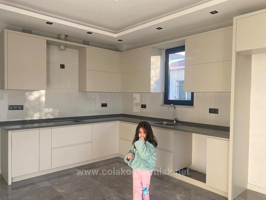 Çolakoğlu Emlak’tan Satılık 4+1 210M2 Sıfır Lüks Havuzlu Villa