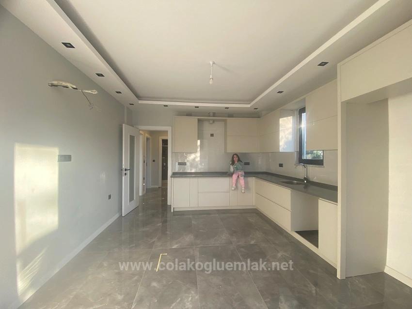Çolakoğlu Emlak’tan Satılık 4+1 210M2 Sıfır Lüks Havuzlu Villa