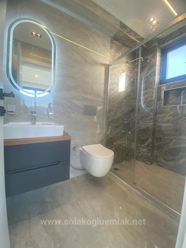 Çolakoğlu Emlak’tan Satılık 4+1 210M2 Sıfır Lüks Havuzlu Villa