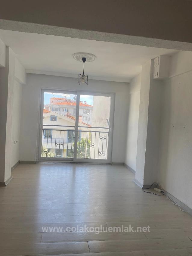 Ortaca Merkezde Satılık 2+1 Ara Kat Bakımlı Boş Daire