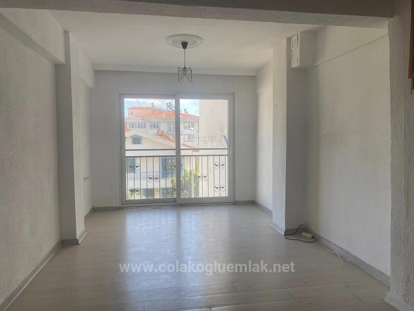 Ortaca Merkezde Satılık 2+1 Ara Kat Bakımlı Boş Daire