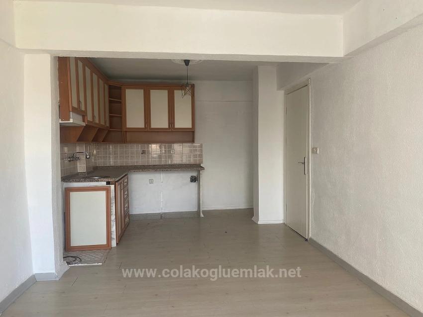 Ortaca Merkezde Satılık 2+1 Ara Kat Bakımlı Boş Daire