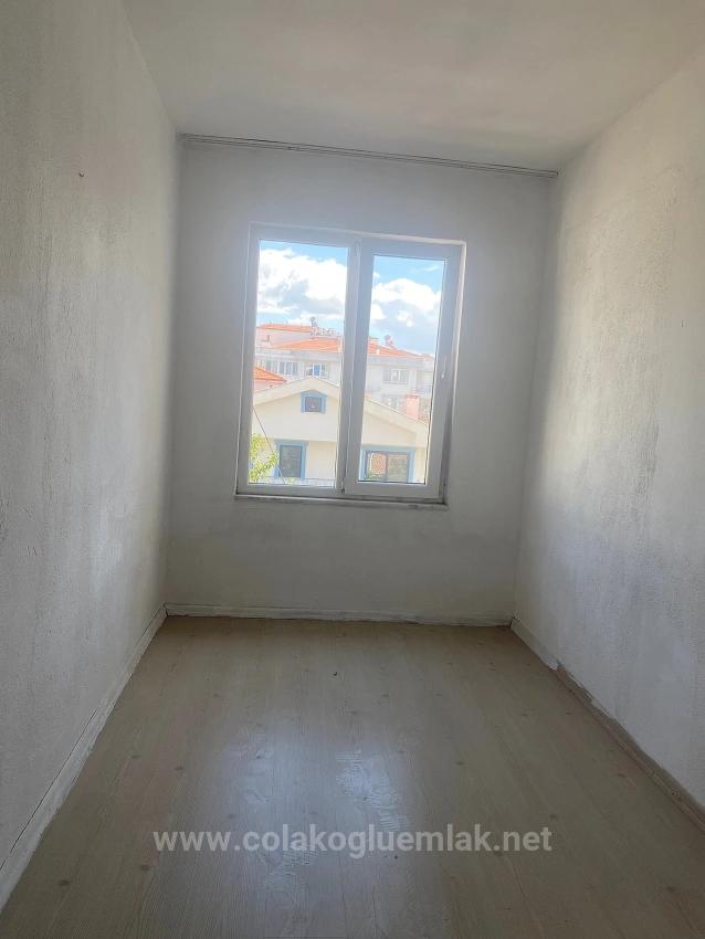 Ortaca Merkezde Satılık 2+1 Ara Kat Bakımlı Boş Daire