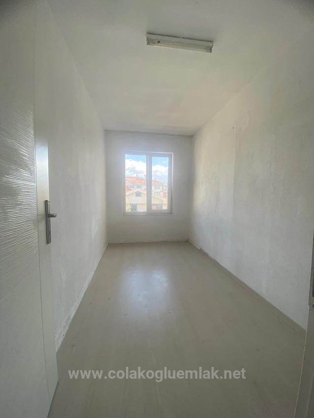 Ortaca Merkezde Satılık 2+1 Ara Kat Bakımlı Boş Daire