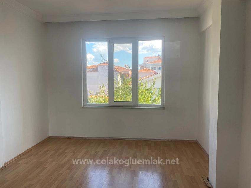 Ortaca Merkezde Satılık 2+1 Ara Kat Bakımlı Boş Daire