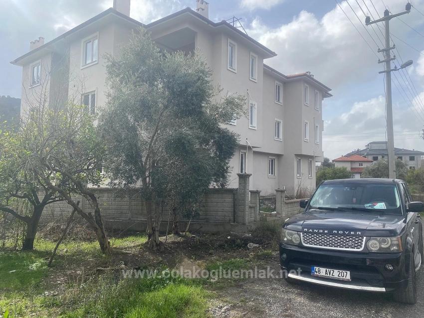 Ortaca Merkezde Satılık 2+1 Sıfır Lüks Daire Bahçeli