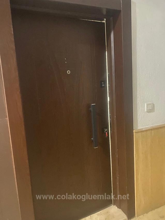 Ortaca Merkezde Satılık 1+1 Dükkan Üstü 1.Kat Daire