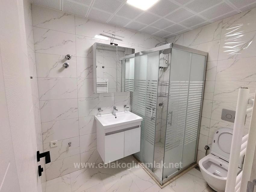 Cumhuriyet Mahallesinde Satılık 1+1 55 M² Bahçeli Düz Giriş Dire