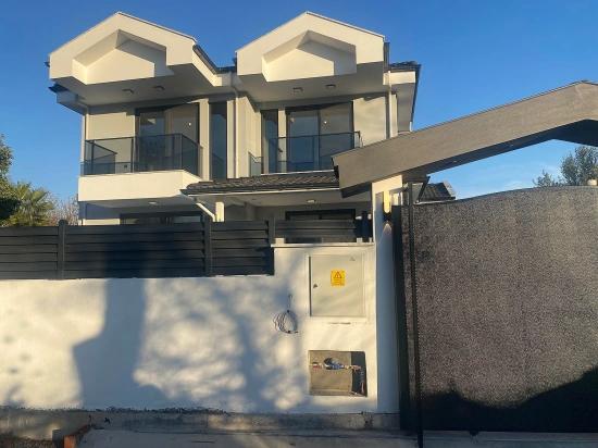 Çolakoğlu Emlak’tan Satılık 4+1 210M2 Sıfır Lüks Havuzlu Villa