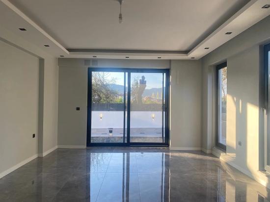 Çolakoğlu Emlak’tan Satılık 4+1 210M2 Sıfır Lüks Havuzlu Villa