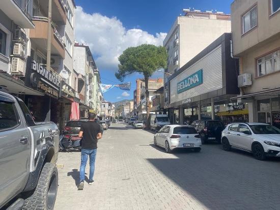 Ortaca Merkezde Satılık 2+1 Ara Kat Bakımlı Boş Daire