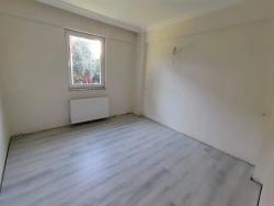 Cumhuriyet Mahallesinde Satılık 1+1 55 M² Bahçeli Düz Giriş Dire